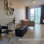 Kuno - 2Br, Beachfront Jomtien