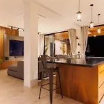 Zivilla Private Pool Beachfront