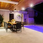 Zivilla Private Pool Beachfront