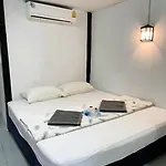 Tuk Tuk Guesthouse
