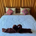 Tonmai Suites