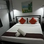 White Jail At Koh Tao Hostel