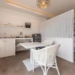 White&Blue Pool Villas