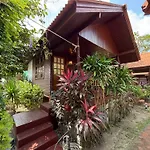 Bangrak Pier Bungalow