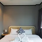 The Moon Night Ao Nang Hotel