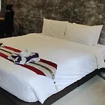 Le Grand Bleu Hotel