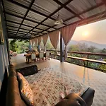 บ้านภูคำฟ้า ดอยปู่ไข่ Baan Phu Kham Fah