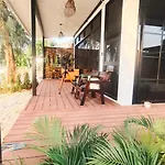 2-Bedroom Beach Front Chaloklum