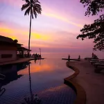 Lipa Lodge Beach Resort
