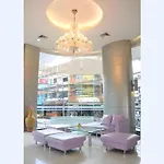 Mayflower Grande Hotel
