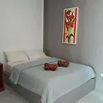 Hugs Guesthouse
