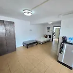 Happy 99 Guest House