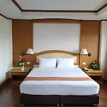 Sing Golden Place Hotel
