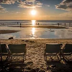 15 Palms Beach Resort