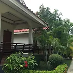 Hana Lanta Resort