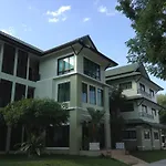 Koh Loi Hotel