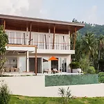 Bay Villa Geisha Girl