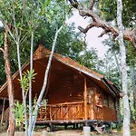 Koh Chang Boat Chalet