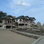 Family Tanotebay Resort