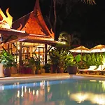White House Beach Resort