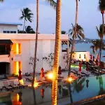 Weekender Resort & Spa