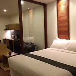 5Ive Beach House Hotel