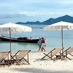 Al\'S Hut