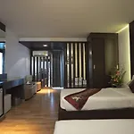 Kiss Gardenhome Chic Hotel