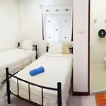 Wild & Wandering Backpacker Hostel & Bar