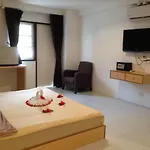 Nin Apartments Karon Beach