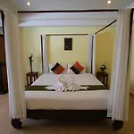 Karon Pool Hotel