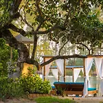 Wanakarn Beach Resort & Spa
