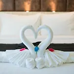 Destinaation Patong Boutique Hotel By The Sea