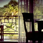 Reverie Siam