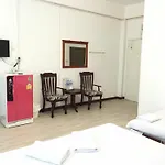 Sandee Room