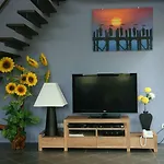Tha Lane Bay Villas