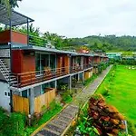 Baan Boom Boxes Resort