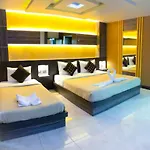 Mr. Mac\'S Hotel