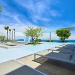 Kuno - 2Br, Beachfront Jomtien