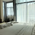 Cozy Guesthouse Restaurant & Bar