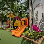 Sea View Apartment In Laguna Beach Resort