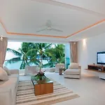 Panu Luxury Beachfront Apartments