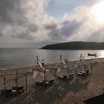 Al\'S Laemson Resort