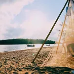 Al\'S Laemson Resort