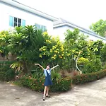 J.Holiday Inn Krabi