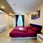 Seven Seas Condo By Pavel