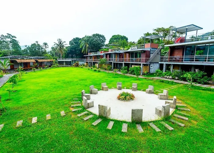 Baan Boom Boxes Resort