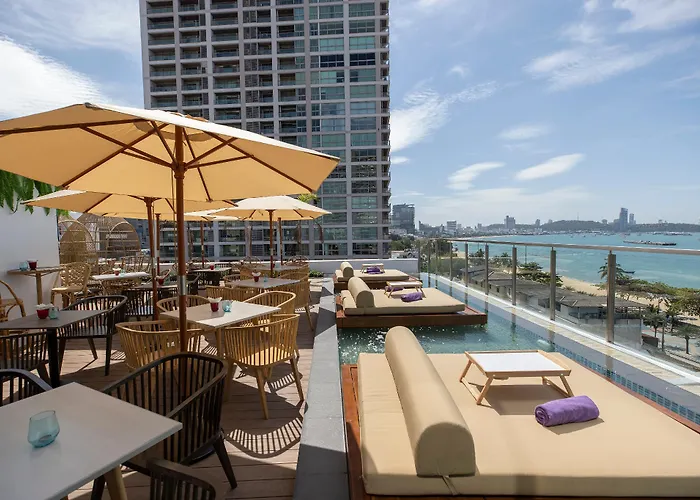 Pattaya Sea View Hotel - Sha Extra Plus