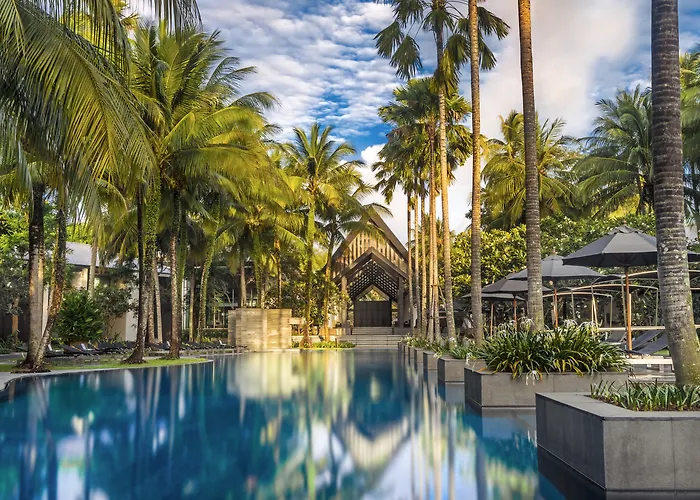 Twinpalms Surin Phuket Resort
