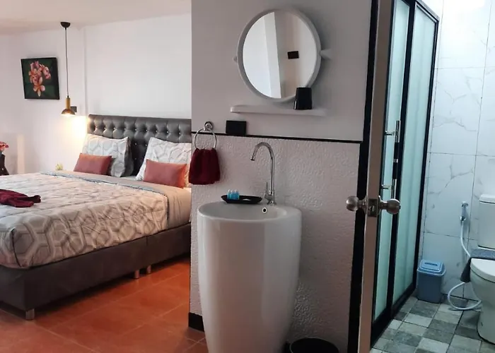 Happy Beach Jomtien Guesthouse